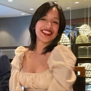 Meet your Posher, Camila